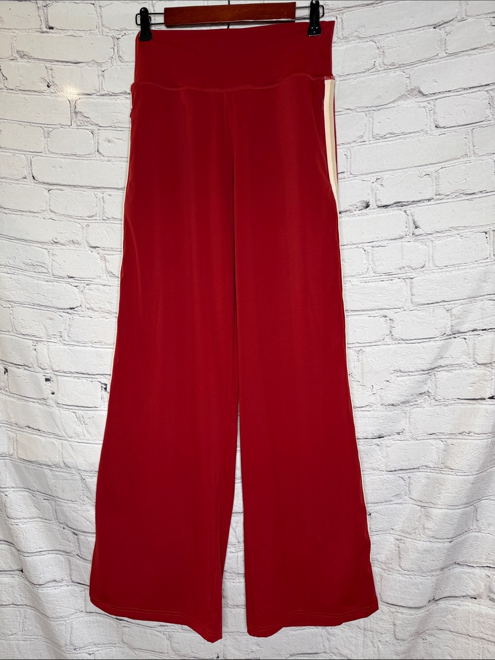 Lune Active Maroon Wide-Leg Pants with Side Stripe Size Small